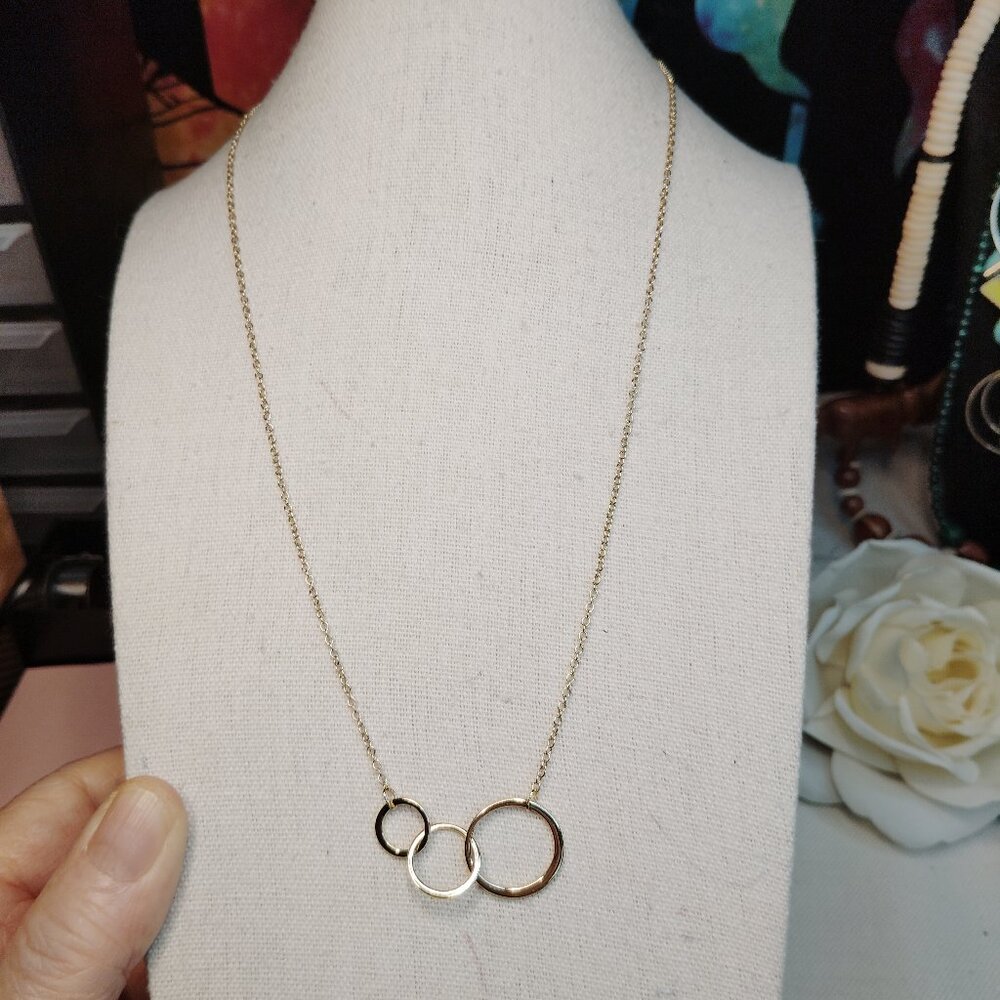 Gold Tone Interlocking Circle Necklace Adjustable Bolo Chain 18 Inch